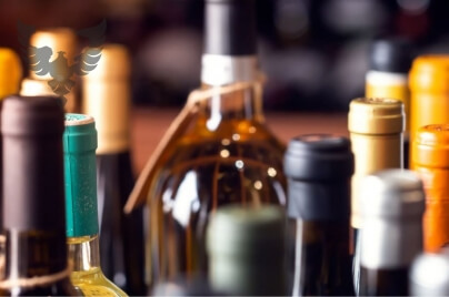A Kiev resident stole alcohol, threatening the employees with a hammer