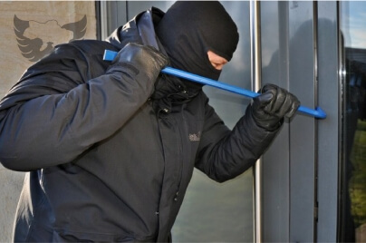 A Kiev resident tried to illegally renew his clothes